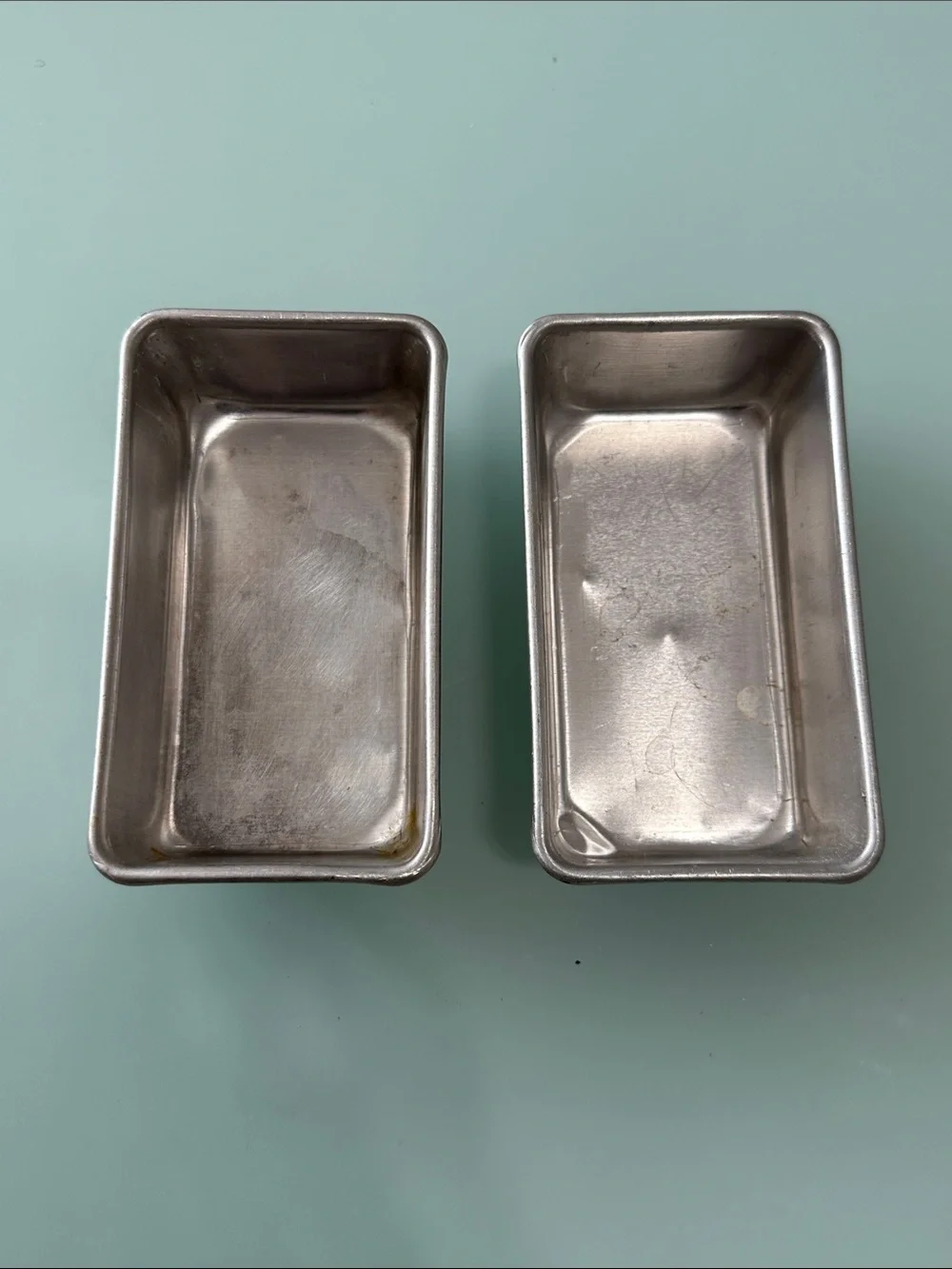 Aluminum mini loaf pans